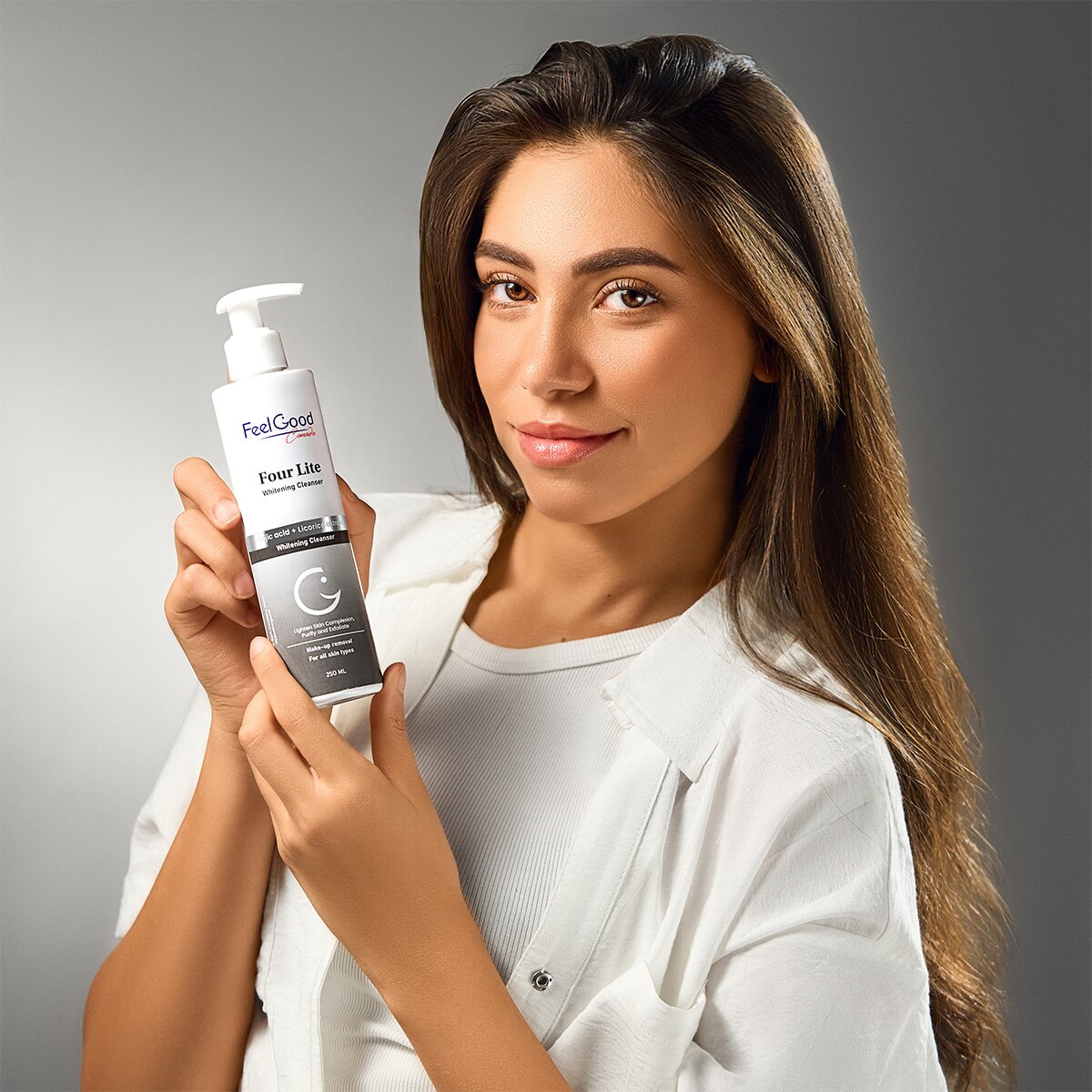 Four Lite Whitening Cleanser  لتنظيف وتفتيح البشرة 250 مل